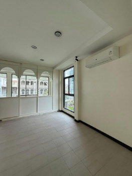 รูป ให้ เช่าอาคาร-บ้านเดี่ยว 2 ชั้น ทำเลทองย่านเอกมัย (Ekkamai) เหมาะสำหรับ Commercial Shop, คลินิก, สปา, คาเฟ่ หรือออฟฟิศ พร้อมที่จอดรถ - รูปที่ 8/12
