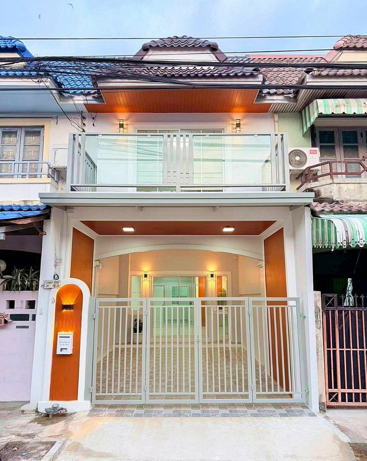 รูป บ้านสวย  ถนนเมน ฟรี ! แอร์ 2 ตัว   หมู่บ้านมนวดี พาร์ค  ติดถนนวัดลาดปลาดุก (ตรงข้ามแม็ค แวลูร์)  บางบัวทอง   - รูปที่ 2/20