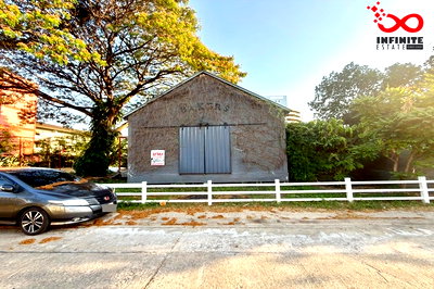 บ้านเดี่ยว เดอะ คริสตัล : ขายบ้านชั้นเดียว 103 ตรว.ซอยลาดพร้าว 81 แปลงมุม ทำออฟฟิศ คาเฟ่ ร้านอาหาร ใกล้ทางด่วน-รถไฟฟ้า