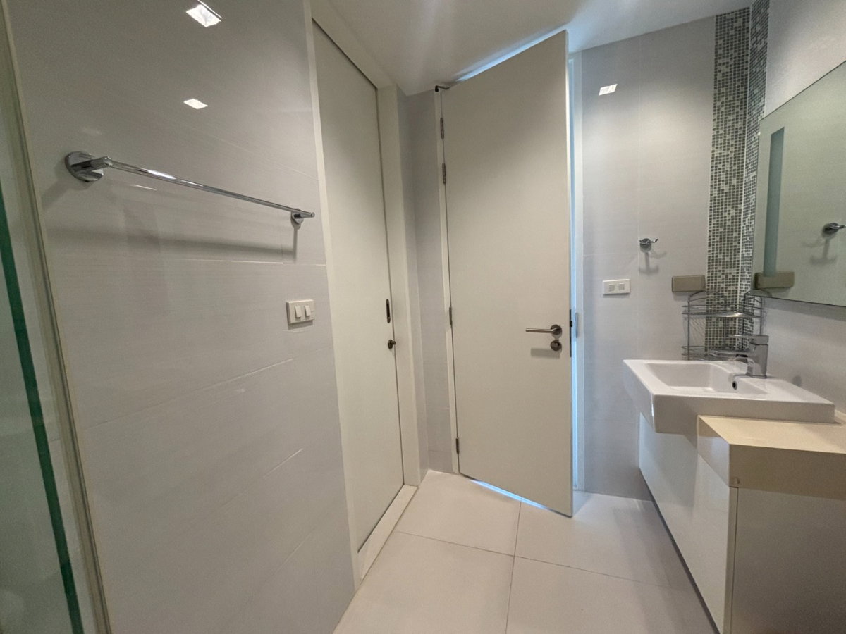 picture 1Bed 1Bath, 39th floor, 39 sqm, Nara9 Sathon Narathiwat, BTS Chongnonsi - 15/16