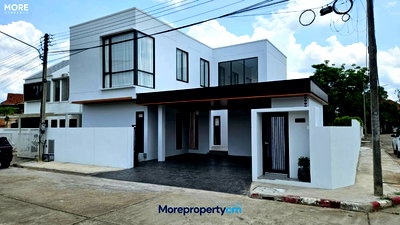 บ้านเดี่ยว เชียงใหม่ : ขายบ้าน ในหมู่บ้านเวิลด์คลับแลนด์ - หางดง บ้านรีโนเวทใหม่ แปลงมุม พร้อมเข้าอยู่ (ID:140PS)