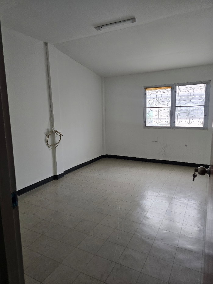 รูป 🏡 ประกาศขายบ้าน หมู่บ้านแฟมิลี่ปาร์ค นาป่า - รูปที่ 9/11