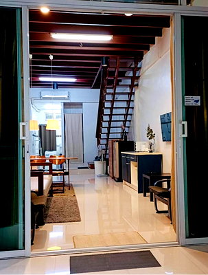 เช่าทาวน์โฮม ม.สยาม : เช่า ทาวน์เฮ้าส์เจริญนคร 18 ใกล้ BTSกรุงธน เพียง! 200เมตร ทำAirbnb ได้