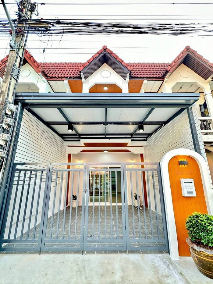 รูป บ้านสวย รีโนเวทใหม่  หมู่บ้านจิตตกาญจน์  บางใหญ่  ติดถนนกาญจนาภิเษก  ห่างเซ็นทรัล เวสเกต เพียง 500 เมตร - รูปที่ 2/23