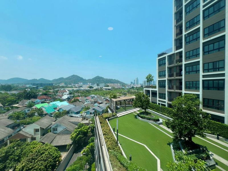 picture Plus Condo Sriracha for rent. Fully furnished with complete furniture. - 10/10