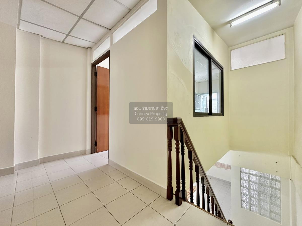 รูป ขายทาวน์เฮ้าส์/ทาวน์โฮม ทิวสน ลาดพร้าว 87 คลองเจ้าคุณสิงห์ เขต วังทองหลาง กรุงเทพ CX-97079 ✅ ทักไลน์ @connexproperty ตอบทันที ทีมงานมืออาชีพ ✅ - รูปที่ 4/12