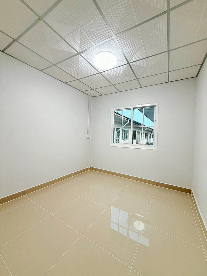 รูป บ้านสวย  ถนนเมน ฟรี ! แอร์ 2 ตัว   หมู่บ้านมนวดี พาร์ค  ติดถนนวัดลาดปลาดุก (ตรงข้ามแม็ค แวลูร์)  บางบัวทอง   - รูปที่ 19/20