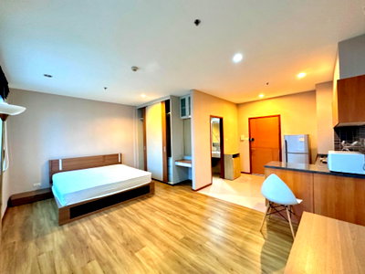 Condos for sale : ST512/ Condo for sale, Villa Sathorn, next to BTS Krung Thonburi, 0 meters, high floor room, beautiful view, ready to move in immediately.