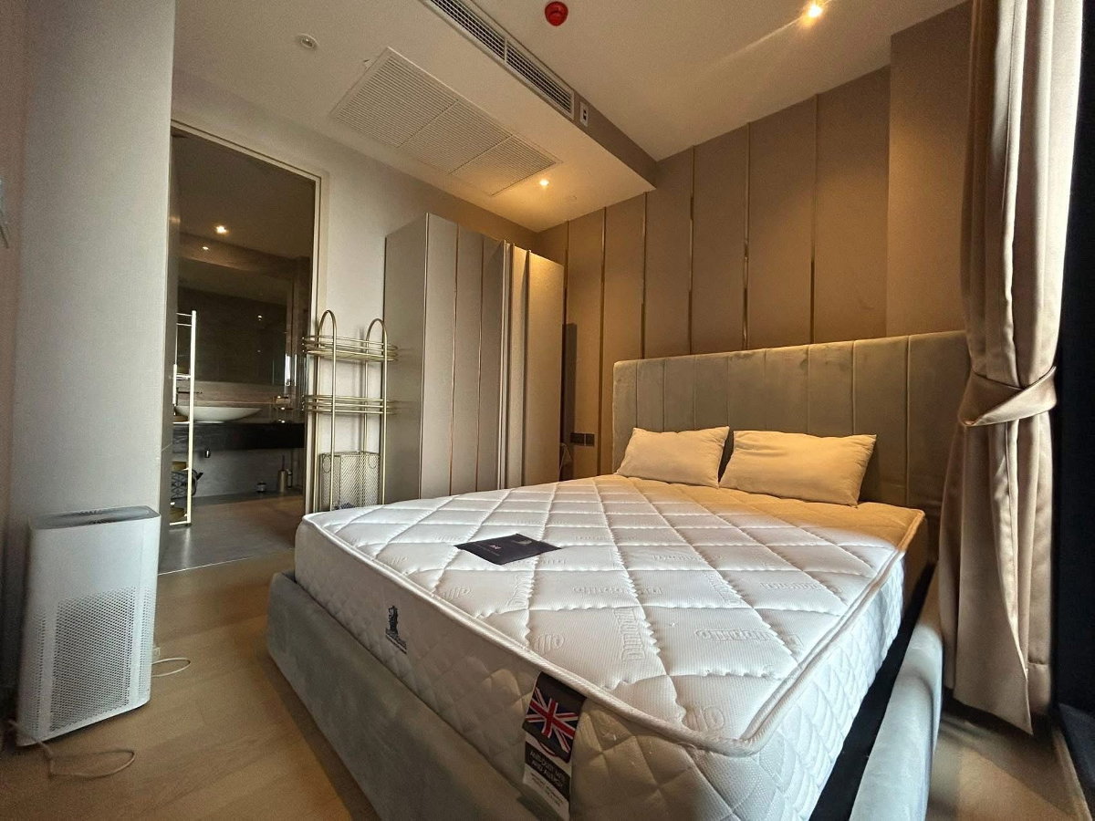 รูป ปล่อยเช่าคอนโด Ashton Asoke – Rama 9 🌿 วิวสวน เงียบ เป็นส่วนตัว 🍃 ใกล้ MRT พระราม 9 🚆 เฟอร์นิเจอร์ครบ พร้อมเข้าอยู่ทันที 🔑✨ - รูปที่ 4/7