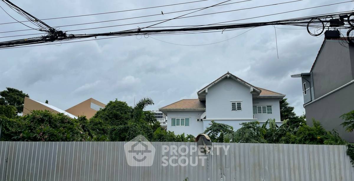 รูป ที่ดินสำหรับปล่อยขาย 440 ตารางเมตร แถว ใน สามเสนนอก (ID 2772180) - รูปที่ 2/3