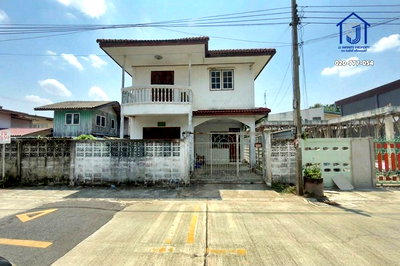 บ้านเดี่ยว ถนนสรงประภา : ขายบ้านเดี่ยว 35 ตร.ว. หมู่บ้านปิ่นเจริญ 2 ถนนสรงประภา ซอยสรณคมน์ 35  ใกล้รถไฟฟ้าสายสีแดง