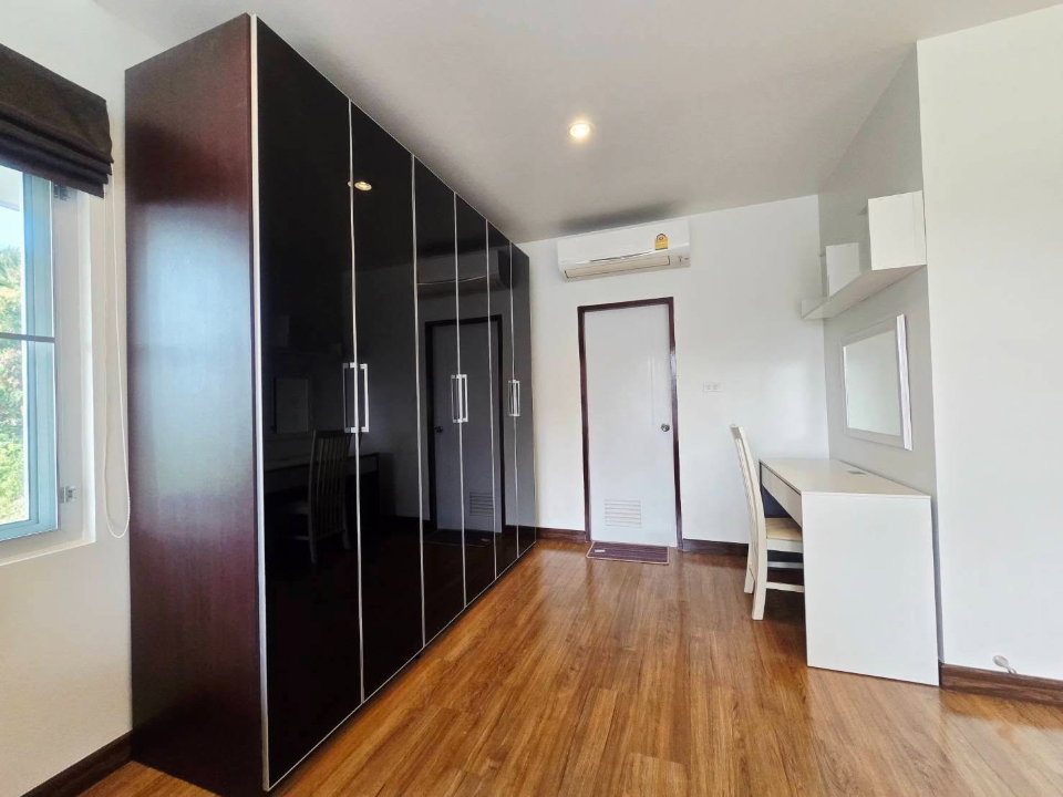 รูป ให้เช่า บ้านเดี่ยวในโครงการหมู่บ้านซีรีนพาร์ค - ถนนสันกำแพงสายใหม่ เฟอร์ครบ ใกล้ตลาดสด กาดศรีอรุณ และตลาดเจริญเจริญ-RW007850 - รูปที่ 10/23