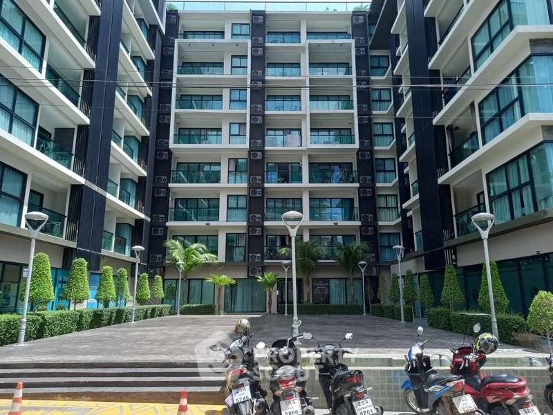 picture Studio Condo at Siam Oriental Plaza close to Phratamnak (ID 2796434) - 12/17