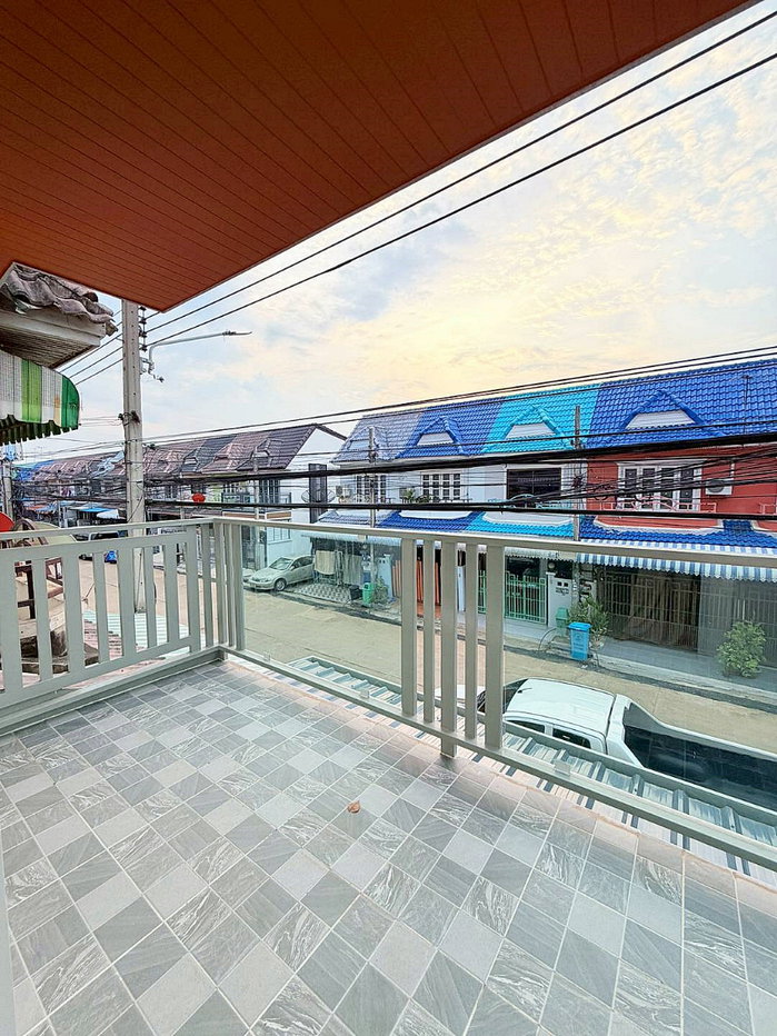 รูป บ้านสวย  ถนนเมน ฟรี ! แอร์ 2 ตัว   หมู่บ้านมนวดี พาร์ค  ติดถนนวัดลาดปลาดุก (ตรงข้ามแม็ค แวลูร์)  บางบัวทอง   - รูปที่ 16/20