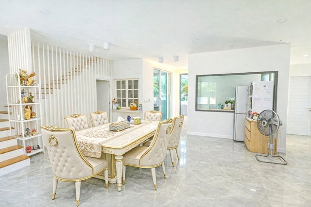 รูป รัชดา34-38 เซ็นทรัล ลาดพร้าว 2.5 กม. คฤหาสน์ 2 ชั้น 5นอน MRTลาดพร้าว 1.5กม. 100 ตร.ว. 300 ตร.ม. Double Volume ม.ราชภัฏจันทรเกษม 1.3 กม. - รูปที่ 2/8