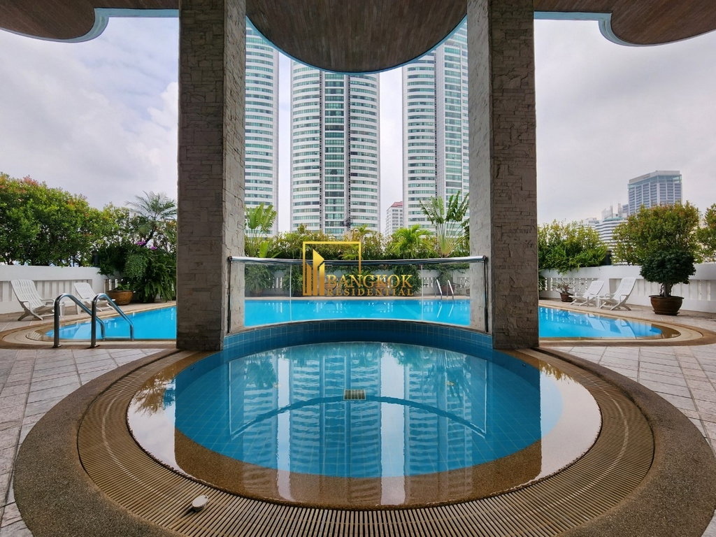 รูป Beautifully Renovated 4 Bedroom Apartment in Sukhumvit 20 - BR21151AP - รูปที่ 40/58