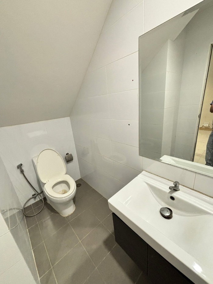 รูป ให้เช่าทาวน์โฮม3ชั้น ​กรีนิช รามอินทรา MODERN STYLE ติดถนนใหญ่ รามอินทรา กม.12 #ติดแม็คโครรามอินทรา  มี 4 ห้องนอน  3 ห้องน้ำ แอร์​3ตัว​  - รูปที่ 8/19