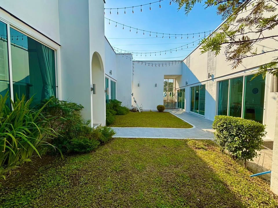 รูป ให้เช่า บ้านสไตล์มินิมอล สวนในบ้าน ตกแต่งสวย พร้อมเช่า บรรยากาศดี โล่ง โปร่งสบาย ใกล้โรงเรียนนานาชาติปัญญาเด่น รับสัตว์เลี้ยง-RW007849 - รูปที่ 6/25