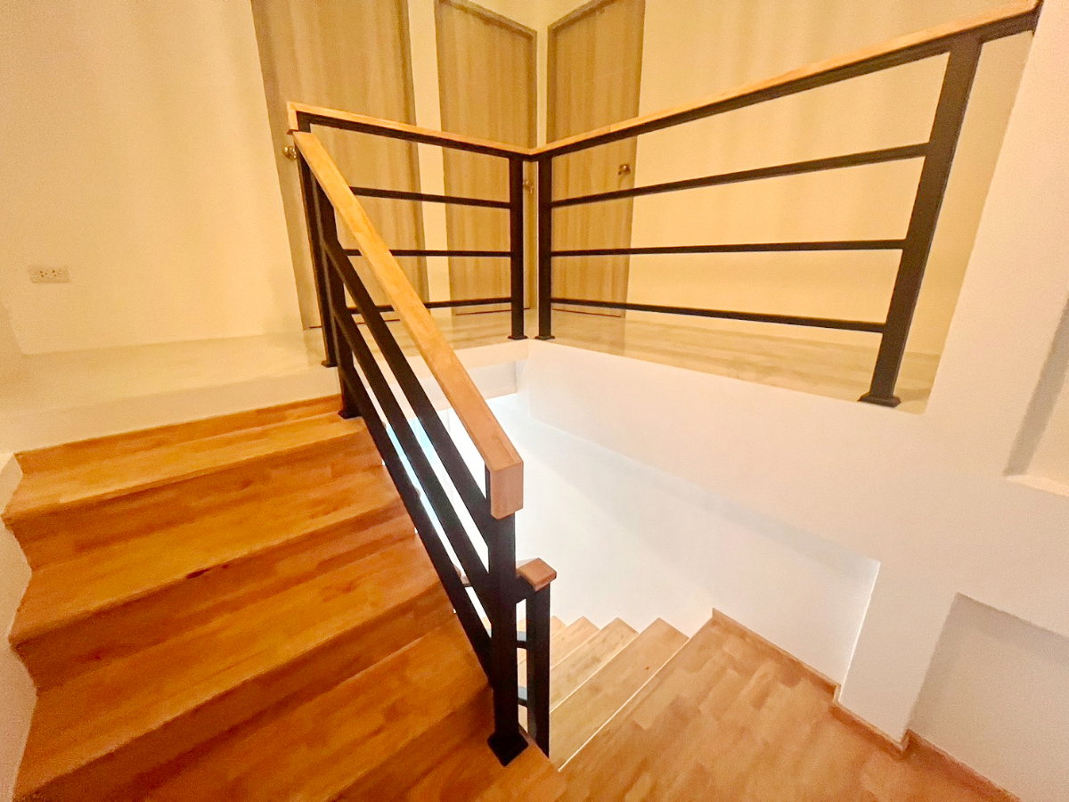 picture HK0478, House for rent 3 Br., Ratchada-Suthisan - 6/13