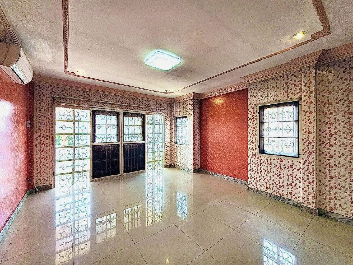 รูป ปล่อยเช่า‼️บ้านเดี่ยว มบ.ช.รุ่งเรือง 6 ขนาด 54 วา 4 ห้องนอน 3 ห้องน้ำ จอดรถได้ 2 คัน บางบัวทอง นนทบุรี - รูปที่ 7/20