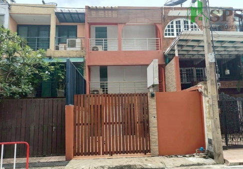 ทาวน์เฮ้าส์ ให้เช่า อยู่ที่ สุขุมวิท 55 (SPSJP268)