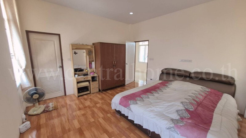 รูป บ้านเดี่ยว 2 ชั้น พร้อมที่ดิน 102 ตารางวา ถนนสุขุมวิท - รูปที่ 26/30