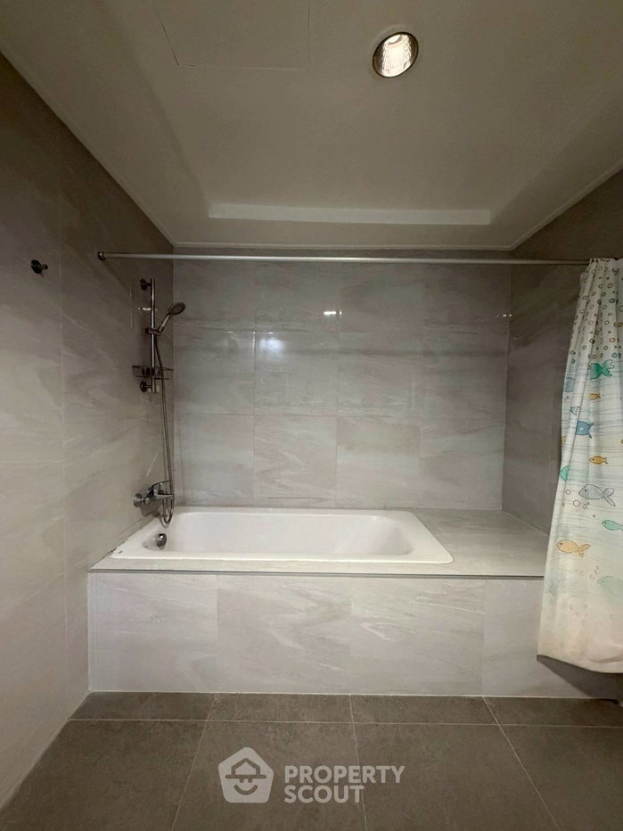 picture 2-BR Condo at Premier Condominium near BTS Phrom Phong (ID 2711869) - 10/12