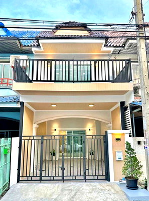 ทาวน์โฮม โลตัส โกเฟรช หมู่บ้านพฤกษา 3 : บ้านสวย  อยู่ถนนเมน  ฟรี แอร์ 2 ตัว   หมู่บ้านมนวดี พาร์ค  ติดถนนวัดลาดปลาดุก  บางบัวทอง