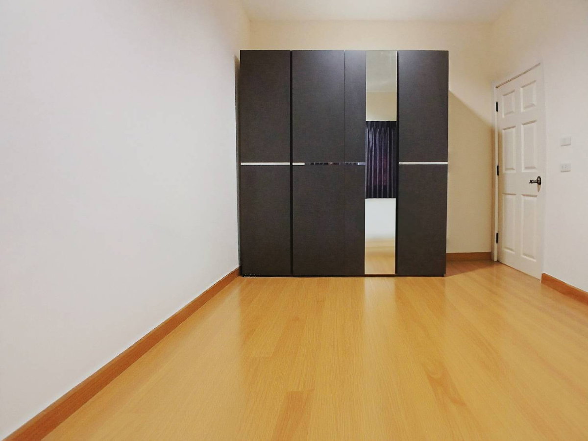 รูป ให้เช่า /Vาย  บ้านโกลเด้นทาวน์  บางนา - สวนหลวง  Townhome  สวย สไตล์อังกฤษ Renovate เสร็จใหม่ ๆ โซนคลับเฮ้าส์  - รูปที่ 17/30