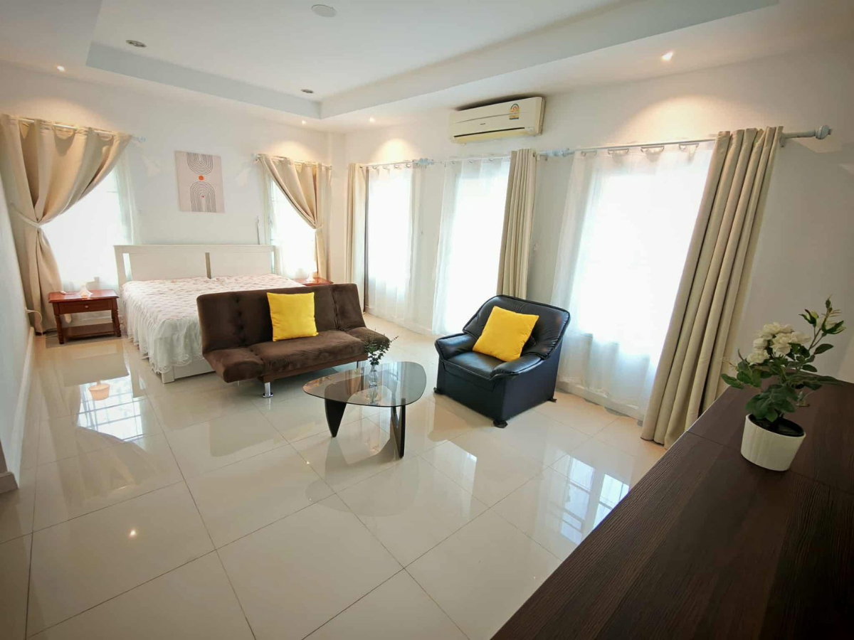 รูป 🏡✨ ทาวน์โฮมรีโนเวทใหม่ The Urban Sathorn 4 ห้องนอน 5 ห้องน้ำ สไตล์ Urban Luxury ใกล้ BTS บางหว้า เพียง 4 นาที! เลี้ยงสัตว์ได้ 🐶🐱 - รูปที่ 8/14