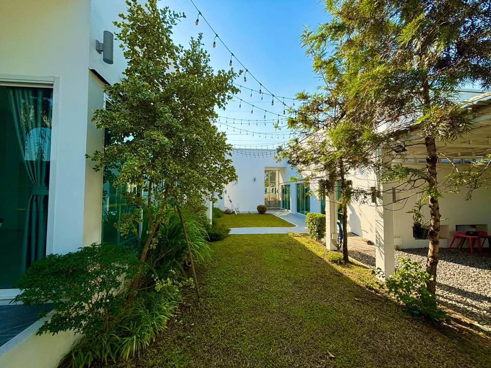 รูป ให้เช่า บ้านสไตล์มินิมอล สวนในบ้าน ตกแต่งสวย พร้อมเช่า บรรยากาศดี โล่ง โปร่งสบาย ใกล้โรงเรียนนานาชาติปัญญาเด่น รับสัตว์เลี้ยง-RW007849 - รูปที่ 8/25