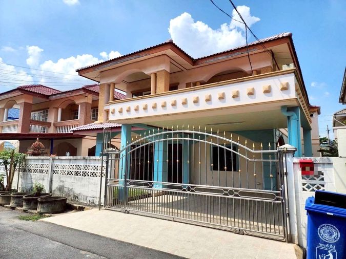 ปล่อยเช่า‼️บ้านเดี่ยว มบ.ช.รุ่งเรือง 6 ขนาด 54 วา 4 ห้องนอน 3 ห้องน้ำ จอดรถได้ 2 คัน บางบัวทอง นนทบุรี