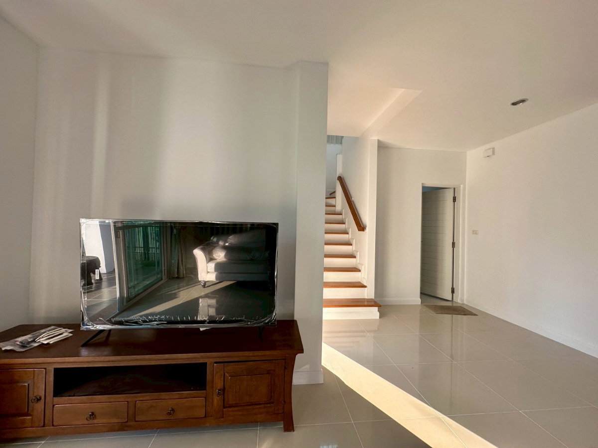 รูป ให้เช่าบ้านเดี่ยว 2 ชั้น | มัณฑนา อ่อนนุช – วงแหวน 3 Manthana Onnut – Wongwaen 3 3+1 ห้องนอน | 3 ห้องน้ำ | ราคาเริ่ม 50,000 บาท/เดือน - รูปที่ 4/18