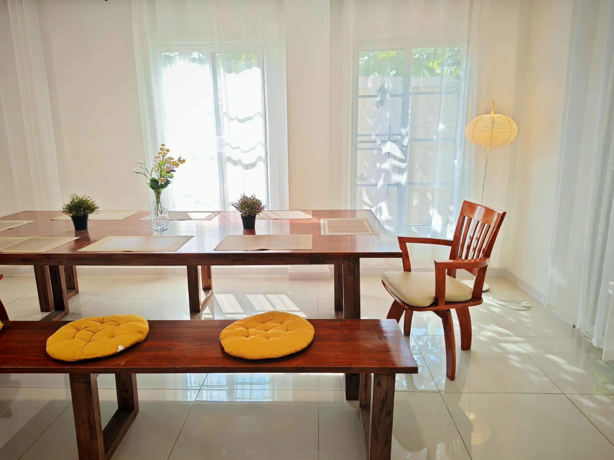 รูป 🏡✨ ทาวน์โฮมรีโนเวทใหม่ The Urban Sathorn 4 ห้องนอน 5 ห้องน้ำ สไตล์ Urban Luxury ใกล้ BTS บางหว้า เพียง 4 นาที! เลี้ยงสัตว์ได้ 🐶🐱 - รูปที่ 4/14