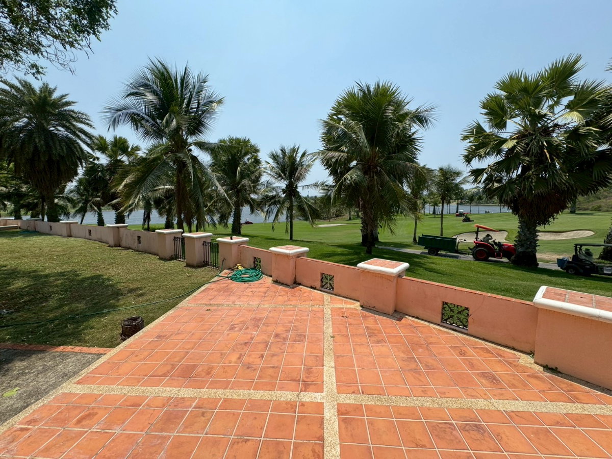 รูป ขายบ้าน 3 ห้องนอน พร้อมเฟอร์นิเจอร์ ใน Amata Spring Country Club ติดสนามกอล์ฟ พร้อมพื้นที่สวนรอบบ้าน  - รูปที่ 23/27