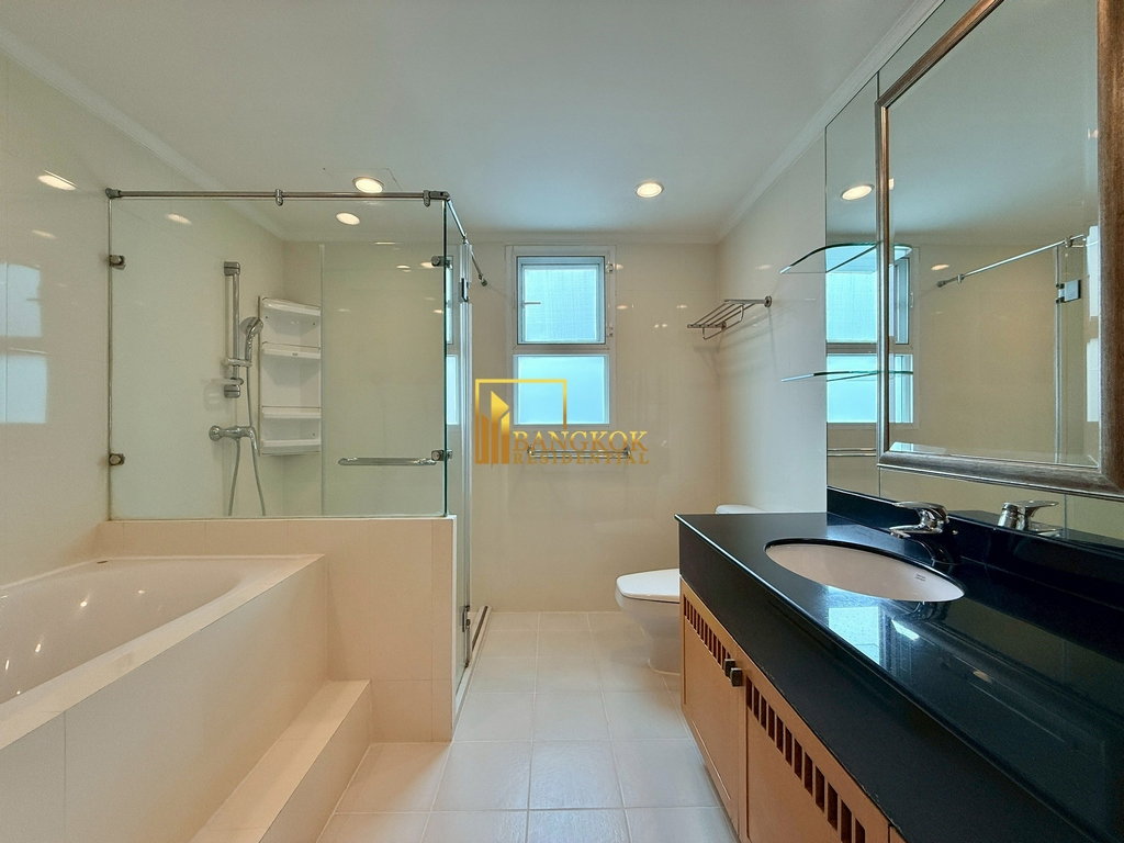 picture Impressive 4 Bedroom Apartment For Rent in Phrom Phong - BR0262AP - 26/57