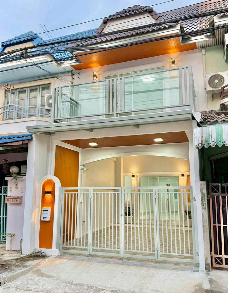 รูป บ้านสวย  ถนนเมน ฟรี ! แอร์ 2 ตัว   หมู่บ้านมนวดี พาร์ค  ติดถนนวัดลาดปลาดุก (ตรงข้ามแม็ค แวลูร์)  บางบัวทอง   - รูปที่ 3/20