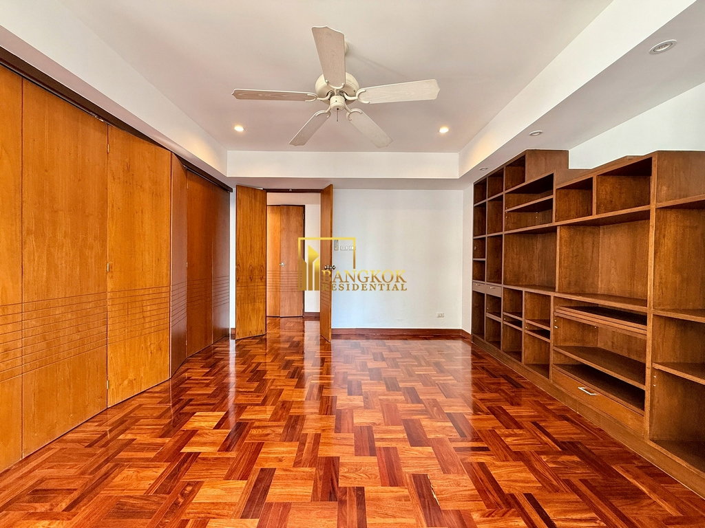 picture Grand Ville House 1 | Spacious 3 Bed Condo in Phrom Phong - BR60907CD - 19/34
