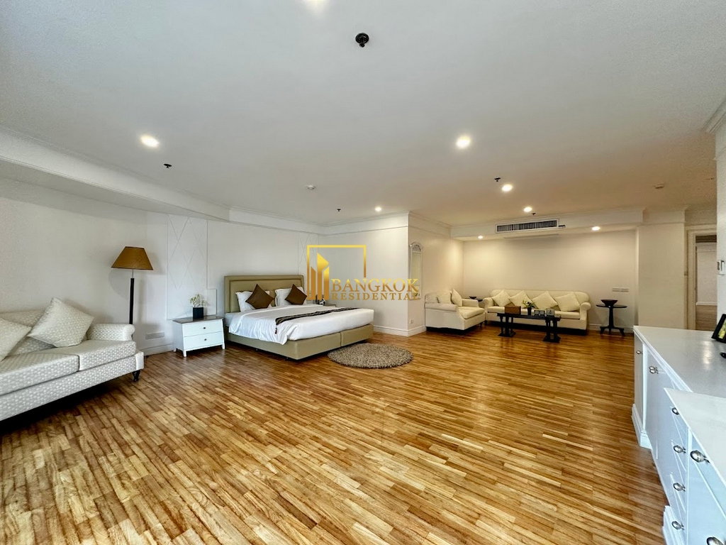 รูป Beautifully Renovated 4 Bedroom Apartment in Sukhumvit 20 - BR21151AP - รูปที่ 11/58