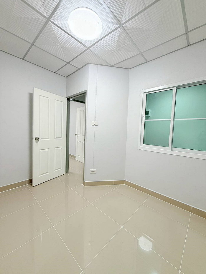 รูป บ้านสวย  อยู่ถนนเมน  ฟรี ! แอร์ 2 ตัว   หมู่บ้านมนวดี พาร์ค  (ตรงข้ามแม็คแวลูร์) ติดถนนวัดลาดปลาดุก  บางบัวทอง - รูปที่ 18/20