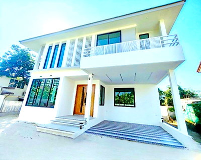 เช่าบ้านเดี่ยว ม.หอการค้าไทย : คฤหาสน์ 2 ชั้น 5นอน MRTลาดพร้าว 1.5กม. 100 ตร.ว. 300 ตร.ม. รัชดา34-38 เซ็นทรัล ลาดพร้าว 2.5 กม. Double Volume ม.ราชภัฏจันทรเกษม 1.3 กม.