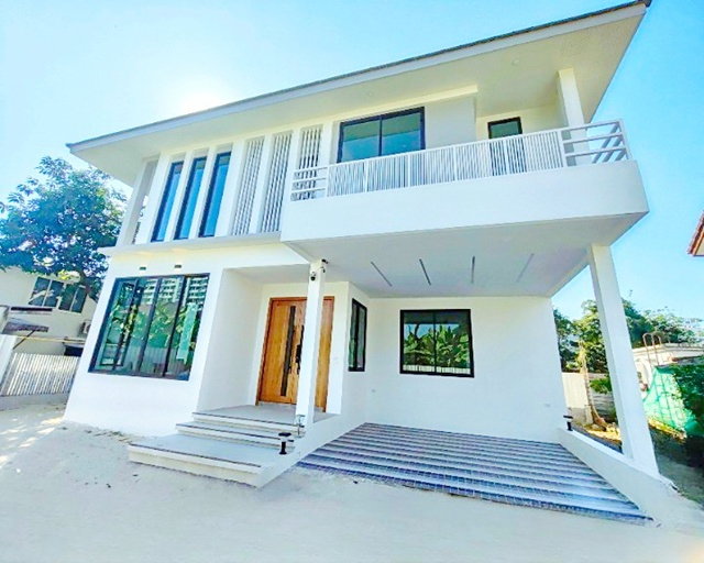 รูป คฤหาสน์ 2 ชั้น 5นอน MRTลาดพร้าว 1.5กม. 100 ตร.ว. 300 ตร.ม. รัชดา34-38 เซ็นทรัล ลาดพร้าว 2.5 กม. Double Volume ม.ราชภัฏจันทรเกษม 1.3 กม. - รูปที่ 1/8