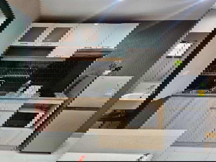 รูป ขาย Airport Home Condo ใกล้สนามบินเชียงใหม่ เหมาะกับการลงทุนสภาพแวดล้อมดี มีเซเว่น
อยู่หน้าโครงการ - รูปที่ 2/16