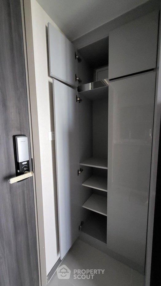 picture 1-BR Condo at KnightsBridge Space Rama 9 near MRT Phra Ram 9 (ID 1113916) - 4/12