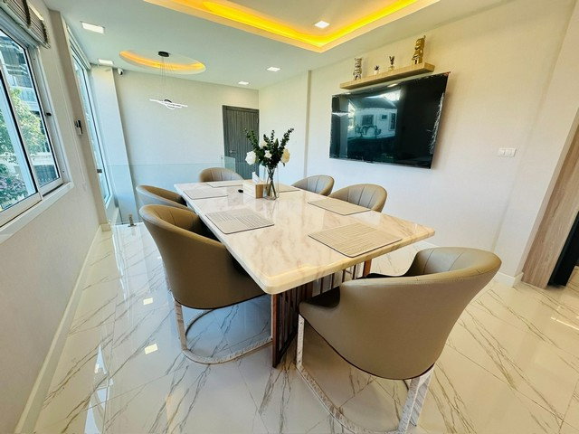 รูป HR3380ปล่อยเช่าบ้าน หลังมุม รีโนเวทใหม่ทั้งหลัง รัชดา 18 (ใกล้ MRT ห้วยขวาง) พื้นที่ใช้สอยสุดคุ้มกว่า 300 ตรม. แต่งครบพร้อมอยู่ - รูปที่ 26/43