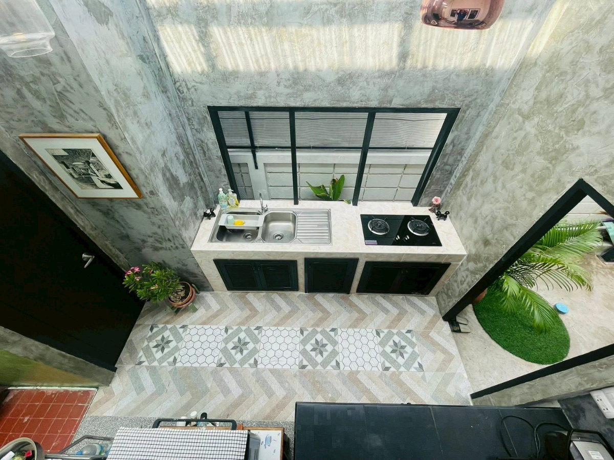 รูป 🏡✨ ปล่อยเช่าและปล่อยขายบ้านเดี่ยวสไตล์รีสอร์ต 2 ห้องนอน 2 ห้องน้ำ ตกแต่งพร้อมอยู่ บรรยากาศร่มรื่น ใกล้BTS สายสีชมพู สถานีสามัคคี - รูปที่ 9/18