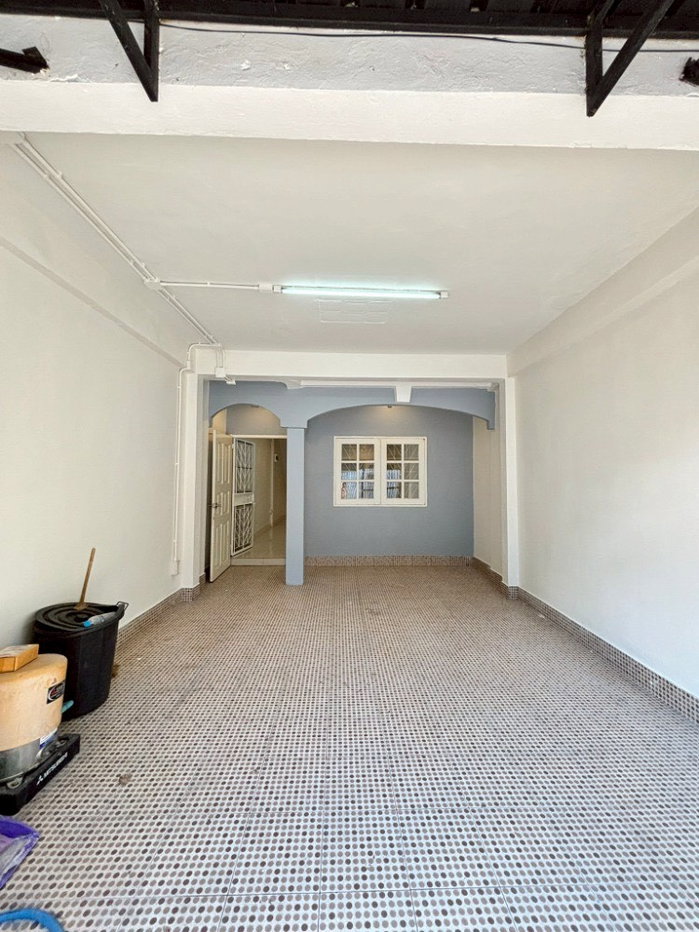 รูป #ให้เช่าทาวน์เฮ้าส์2ชั้น  ต่อเติมห้องนอนด้านหน้า 3ห้องนอน แอร์2 ตัว #หมู่บ้านเลิศอุบล5 ซ.สวนสยาม3 ราคา 10,000/เดือน ถ.รามอินทรา - รูปที่ 5/17