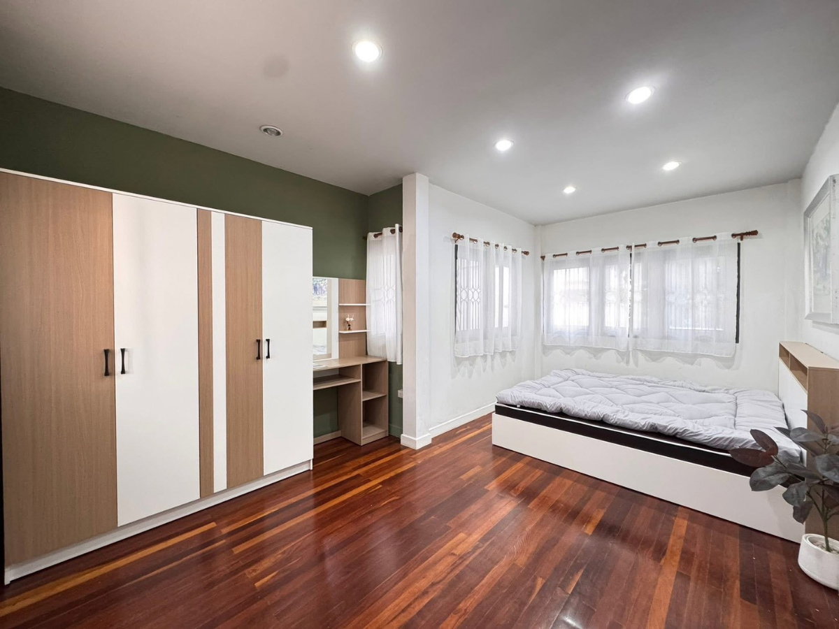 รูป 🏡✨ ปล่อยเช่าและปล่อยขายบ้านเดี่ยวสไตล์รีสอร์ต 2 ห้องนอน 2 ห้องน้ำ ตกแต่งพร้อมอยู่ บรรยากาศร่มรื่น ใกล้BTS สายสีชมพู สถานีสามัคคี - รูปที่ 7/18