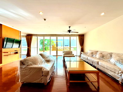 Apartment building for rent Sukhumvit Road : Impressive 4 Bedroom Apartment For Rent in Phrom Phong - BR0262AP