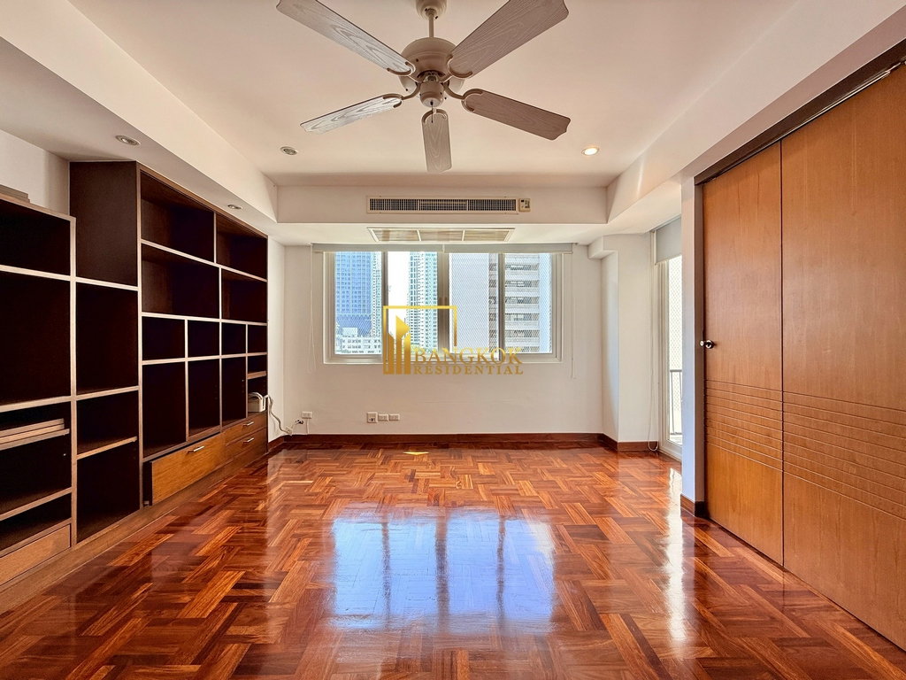 picture Grand Ville House 1 | Spacious 3 Bed Condo in Phrom Phong - BR60907CD - 16/34